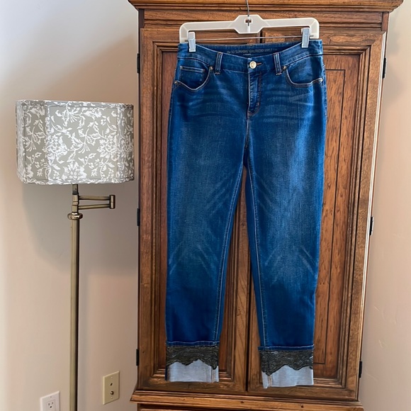 Chico's So Slimming Girlfriend Ankle Jean with lace detail at cuff - size 6 - Picture 2 of 7